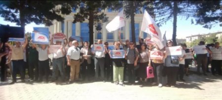 Azərbaycan Demokratiya və Rifah Partiyası Ədliyyə Nazirliyinin binası qarşısında etiraz aksiyası keçirib