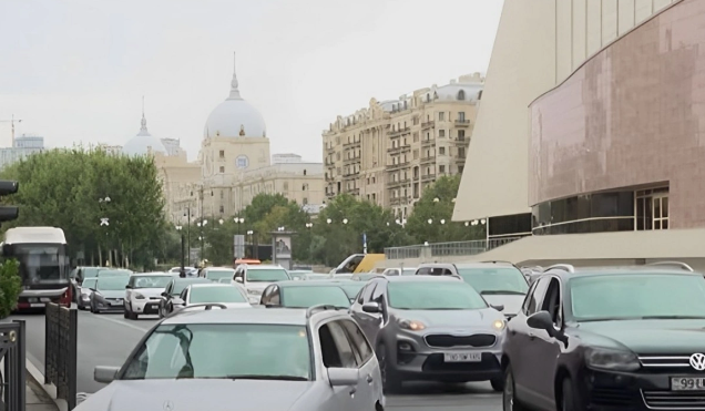 Paytaxtın bəzi yollarındakı avtobus zolağı sürücülərə təhlükə yaradır