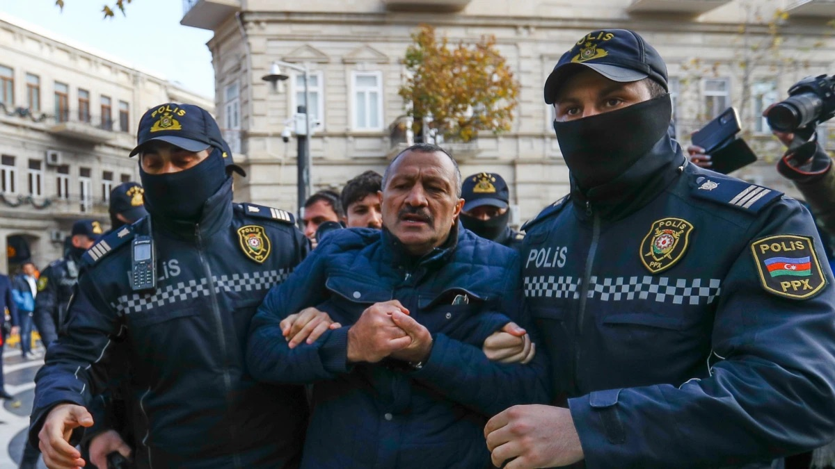 Dözülməz ağrılardan şikayətlənən Tofiq Yaqubluya lazımi tibbi yardım göstərilmədiyi deyilir